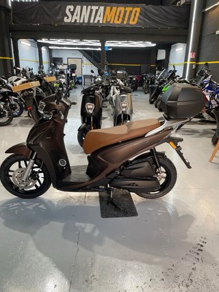 Kymco People S 125 Marrón
