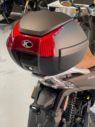 Kymco People S 125 Marrón