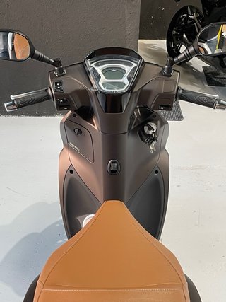 Kymco People S 125 Marrón