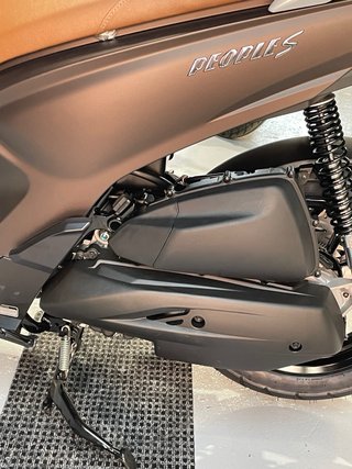 Kymco People S 125 Marrón