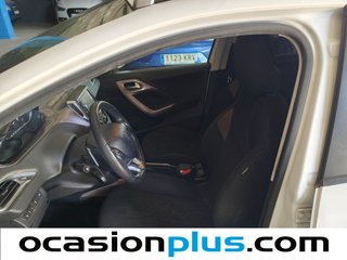 Peugeot 2008 VTI 82 Active ETG5 60 kW (82 CV)