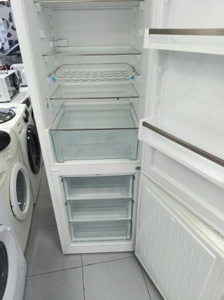Nevera LIEBHERR 1.85m x 60cm