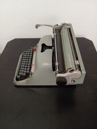 Máquina de escribir Hispano Olivetti Lexicon 80