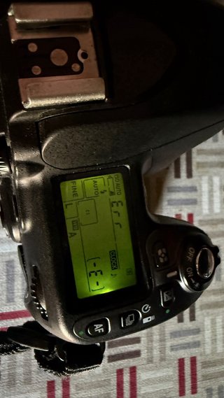 Cámara Nikon D80 para reparar o piezas