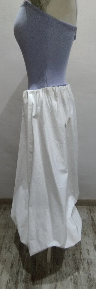 Falda midi globo Zara.