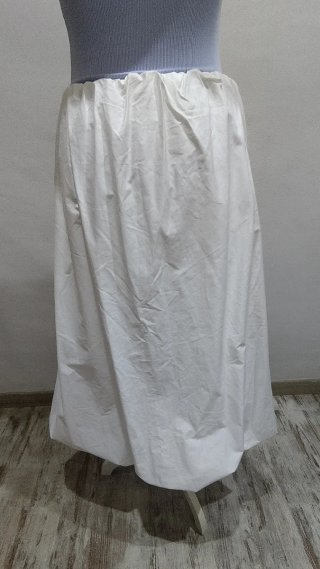 Falda midi globo Zara.