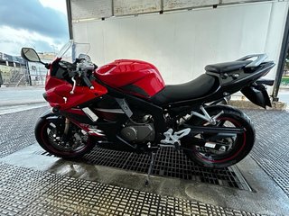 Hyosung GTR 125 Roja Deportiva