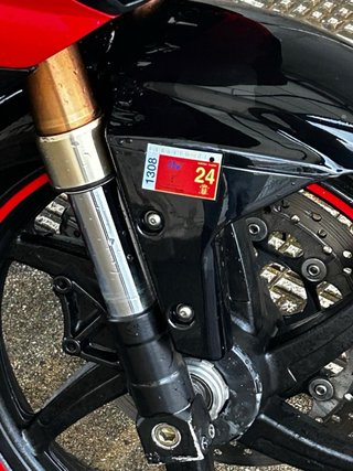 Hyosung GTR 125 Roja Deportiva