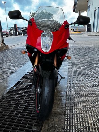 Hyosung GTR 125 Roja Deportiva