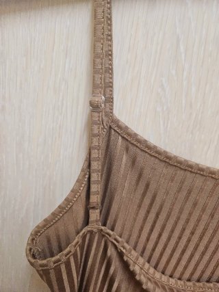 Vestido ajustado marrón beige Talla XS