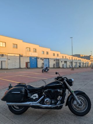 Yamaha XVS 1300A Negra