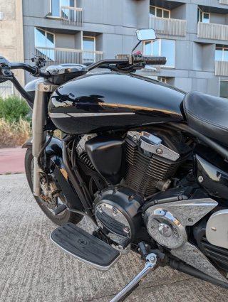 Yamaha XVS 1300A Negra