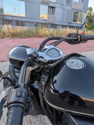 Yamaha XVS 1300A Negra
