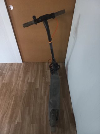 Patinete eléctrico Ninebot + cargador+rueda repues