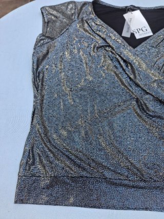 Blusa SPG T 3XL. Con etiquetas. Medidas en descrip