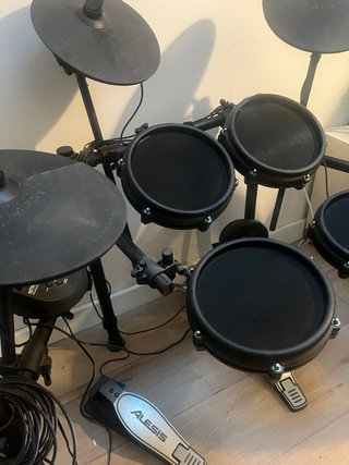 Batería Electrónica Alesis Nitro Mesh Kit