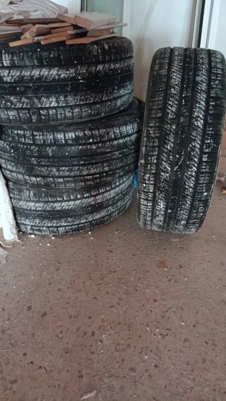 Ruedas 265/45R20 casi nuevas