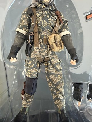 Metal Gear Solid Snake Camouflage