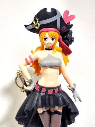 Figura de Nami One Piece Pirata 20cm
