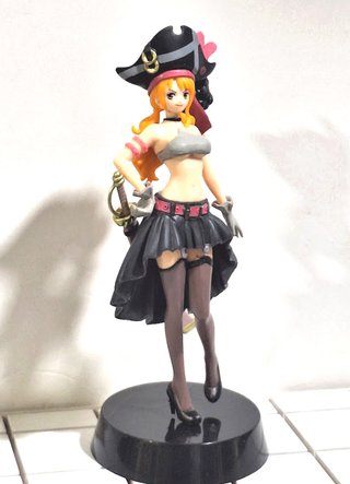 Figura de Nami One Piece Pirata 20cm