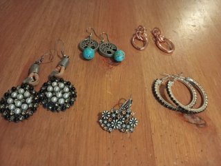 Lote 5 pares pendientes