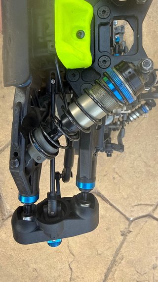 Associated RC8B4.1 1/8 TT Gas