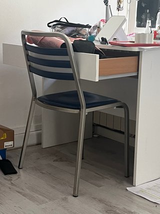 Sedia metallo e plastica blu