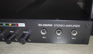 Amplificador Karaoke Monacor con Altavoces