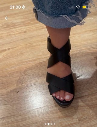 Sandalias de piel negras