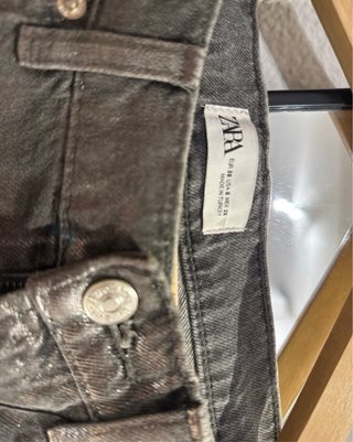 Pantalón vaquero gris brillante