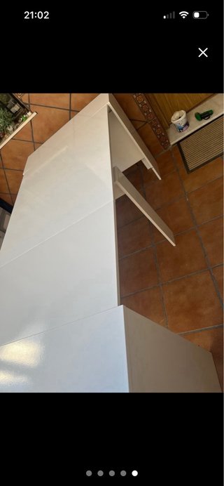 Mesa extensible blanca de madera