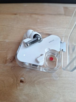 Caja y Auriculares Nothing Blancos