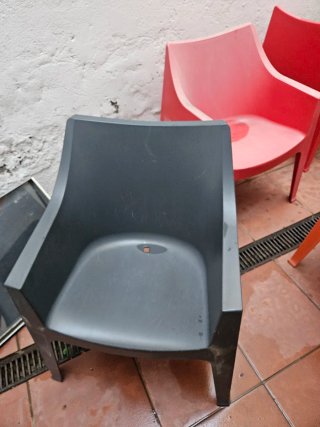 Sillones de Resina Naranja y Rojo