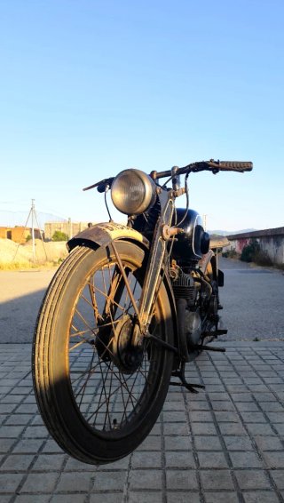 LUBE D25 Paralelogramo 125cc Moto Clásica