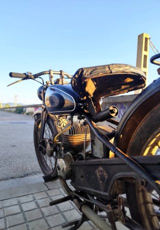 LUBE D25 Paralelogramo 125cc Moto Clásica