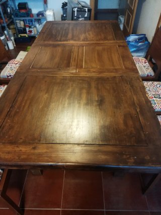 Mesa de comedor de madera con 6 sillas
