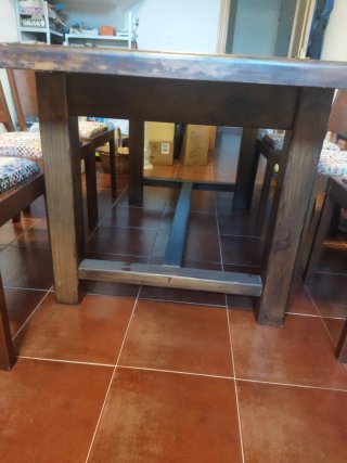 Mesa de comedor de madera con 6 sillas
