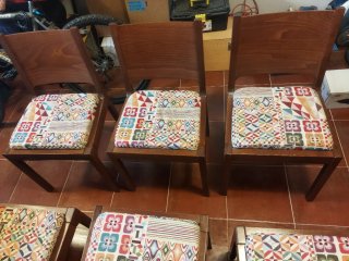 Mesa de comedor de madera con 6 sillas