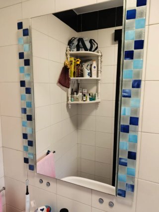 Espejo baño decorado azul y blanco