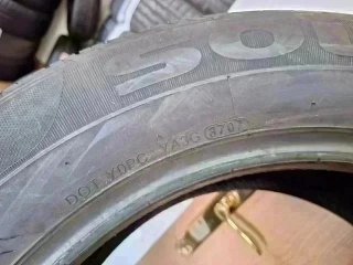 235 55 R17 99V Kumho - 1 neumático sin uso