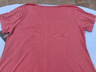 Blusa T XL con etiquetas. Medidas en descripción