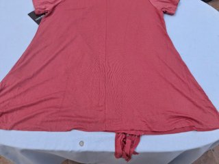 Blusa T XL con etiquetas. Medidas en descripción