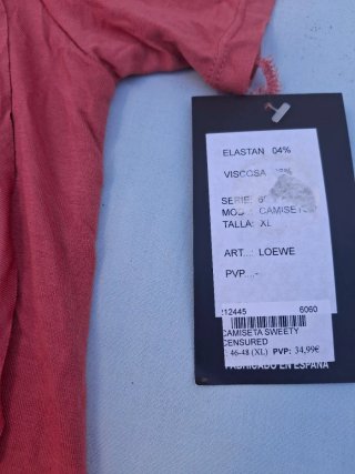 Blusa T XL con etiquetas. Medidas en descripción