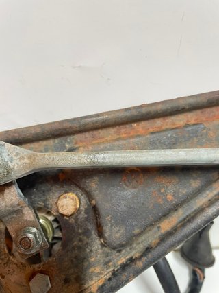 Motorino tergicristallo anteriore con leveraggio c