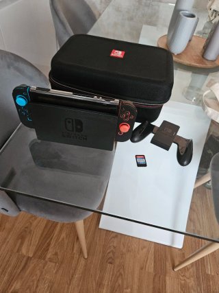 Nintendo Switch + Accesorios