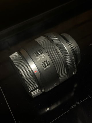 Canon RF 35mm f/1.8 Macro IS STM