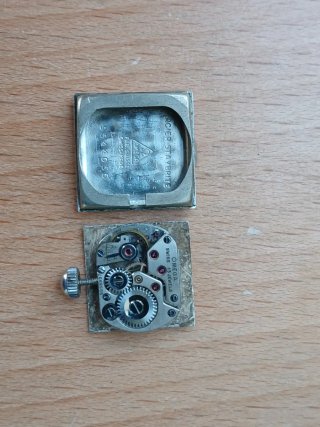 Omega mecánico mujer
