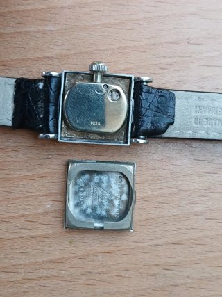 Omega mecánico mujer