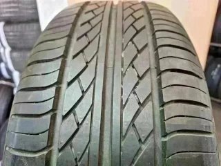 235 55 R17 99V Hankook - 1 neumático sin uso