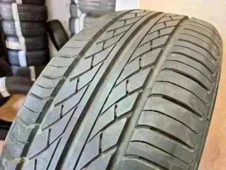 235 55 R17 99V Hankook - 1 neumático sin uso